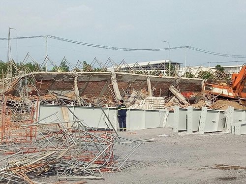 Sập công trình ở Đồng Nai, 10 người chết